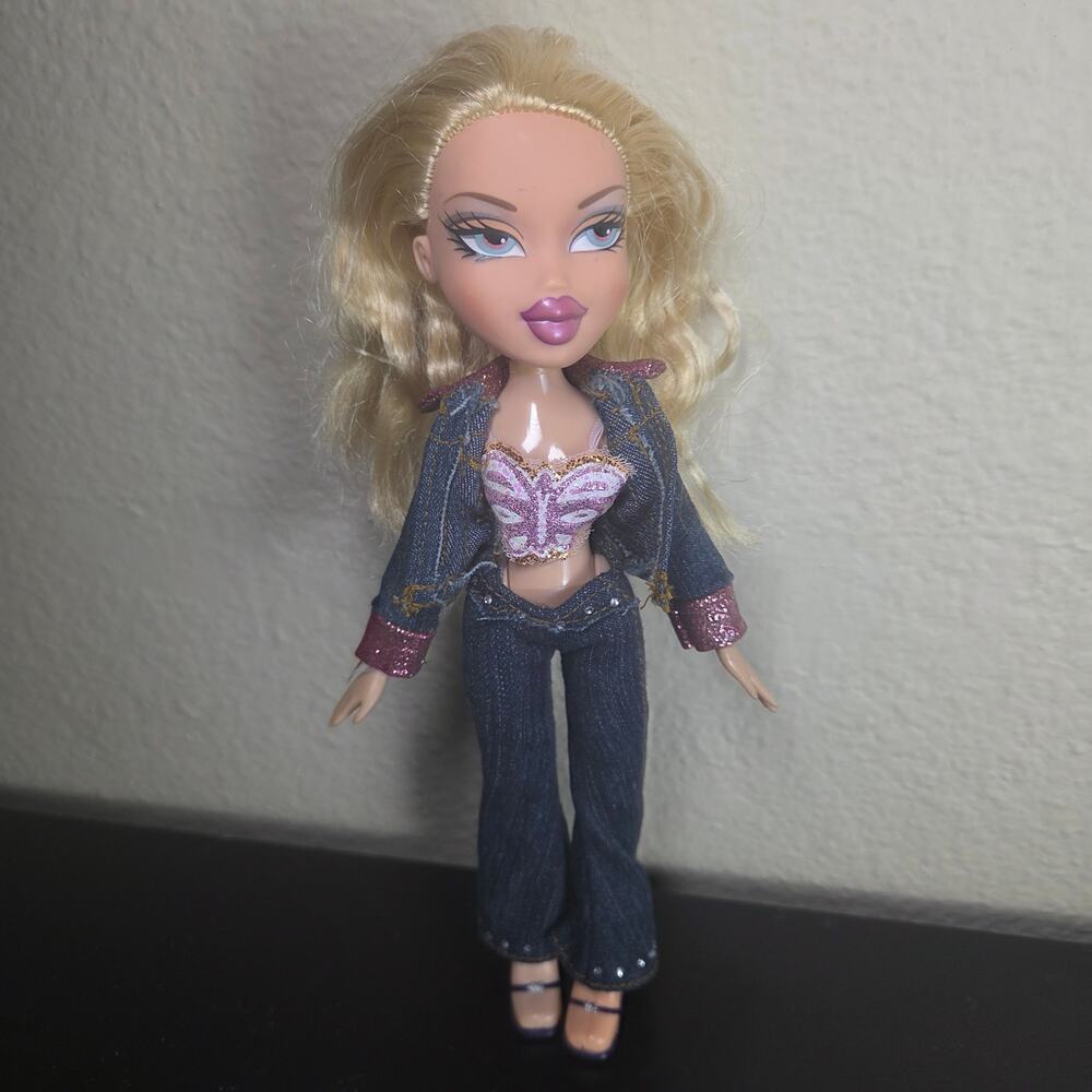 Vintage 2004 Bratz Blind Date Secret Date Cloe Doll with Original Outfit - Picture 2 of 8